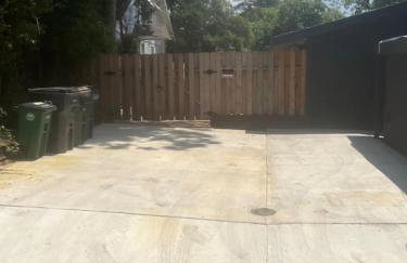 Superb location steps to DT and UT - Foto 26