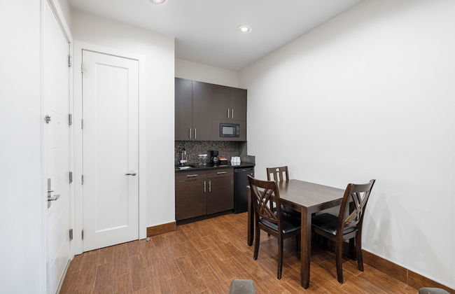 Aura Hotel Brooklyn - Photo 35