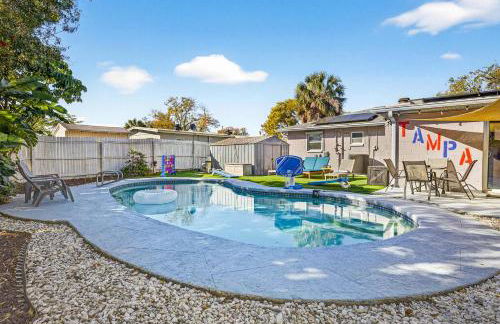 Family Putting Green Oasis BBQ Cornhole Heated Pool - Foto 1