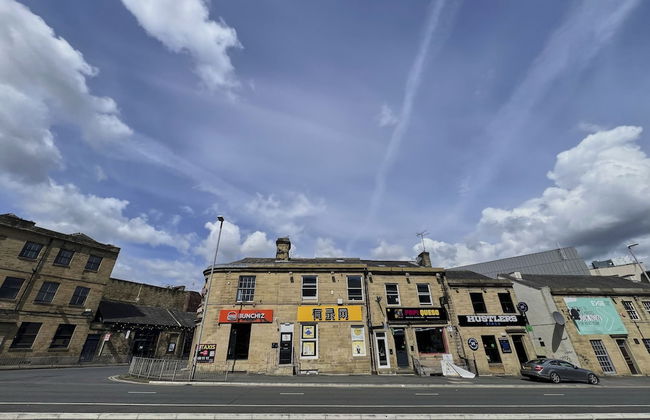 BV Royal Comfy Studiosuite Queensgate Huddersfield - Photo 80