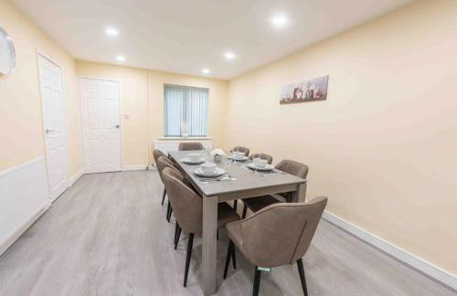 Beautiful, Peaceful, 5 Bedroom home with Hot Tub! - Foto 34