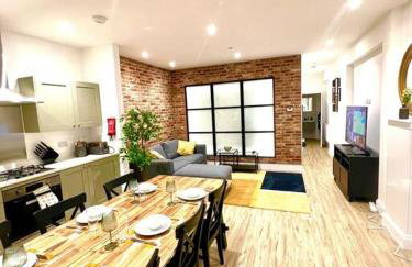 Brand New Apt - Beach Breeze Spacious 1-Bedroom Apartment with parking - sleeps 4 ppl- internet - Foto 1