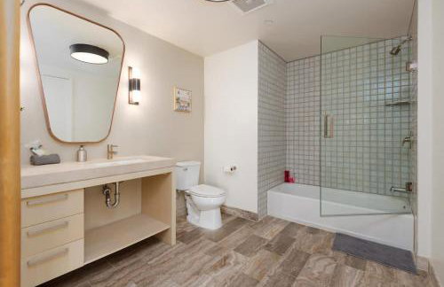 2Bed Apt View of Hollywood Sign & Rooftop Pool - Foto 19