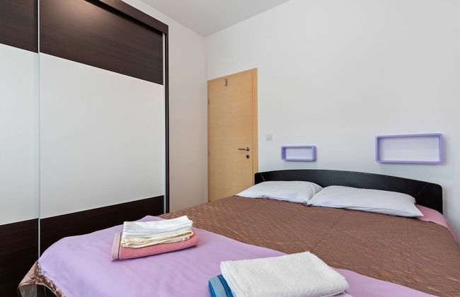 Simplistic Apartment in Neviđane near Sea - Foto 8