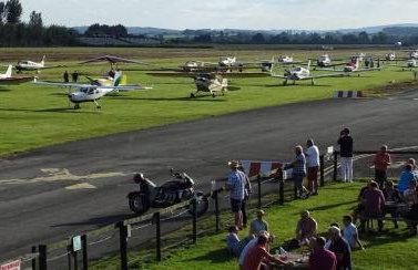 'Runway View' at Shobdon Airfield, Herefordshire - Photo 3