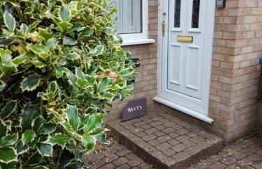 3-Bed Cottage Sleeps 4 20 mins to Northampton - Photo 1