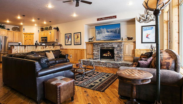 Spacious Sandpoint Chalet with Hot Tub Views - Foto 2, Camera