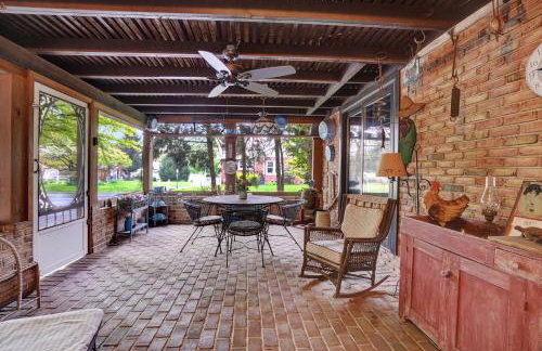 Spacious Antique Charm Home by Leavetown Vacations - Foto 2