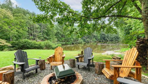 Deck and Game Room! Lakefront Blue Ridge Mtn Gem - Foto 2