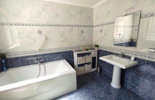 Villa con piscina a un paso de la playa - Photo 36