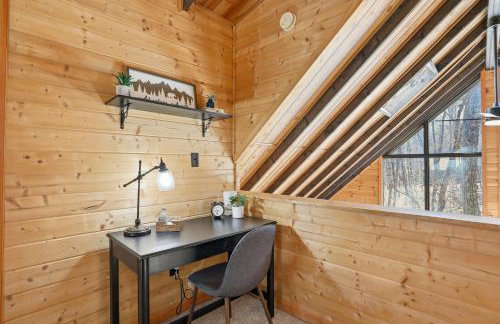 Dog-Friendly A-Frame with Hot Tub and Firepit - Foto 48