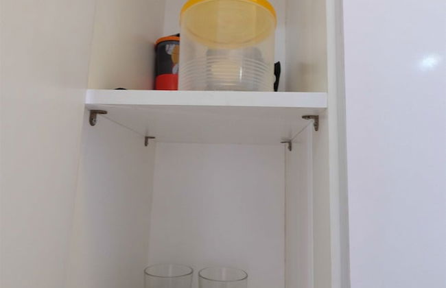 Homey and Relaxing 2BR Green Pramuka Apartment - Foto 18