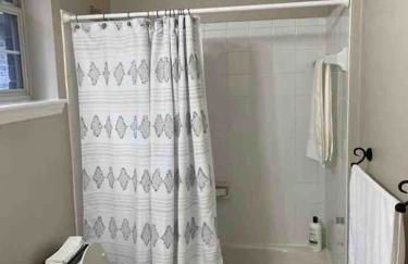 Lovely Woodlands home w/heated pool and spa! - Foto 74