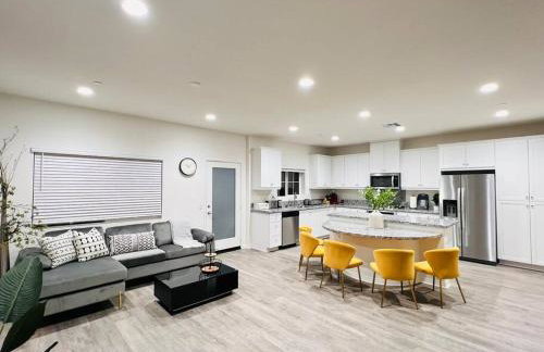 Up to 25% OFF / New Built for Ideal Extended Stay - Photo 1