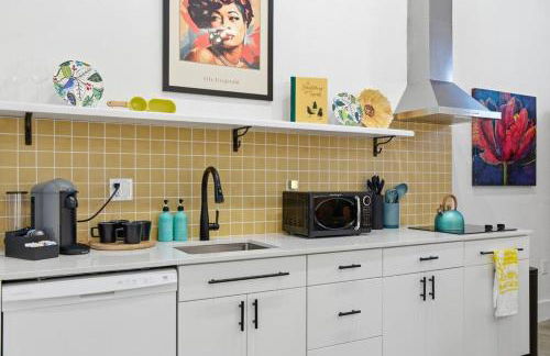 The Ella Stylish King Studio in LaVilla Pool - Photo 2