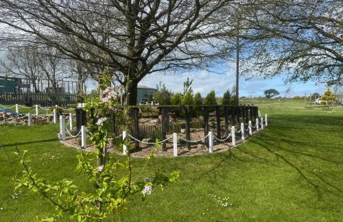 Trenewydd Farm Holiday Cottages - Foto 36