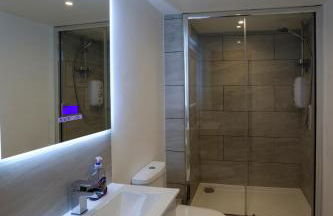 Stylish 1 Bed Apartment in Bicester Town Centre - Foto 11