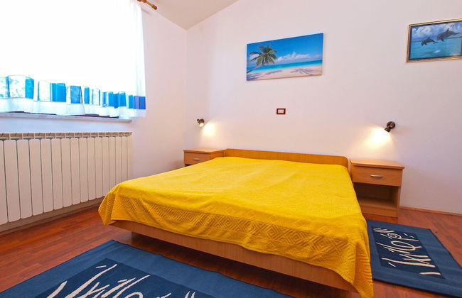 Apartment 1077 - Photo 17