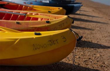 Stylish 3-Bedrooms Getaway with Terrace & Pool - Foto 44