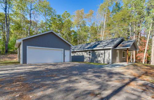 Lake Days, Links and Trails! Danbury Cottage - Foto 16