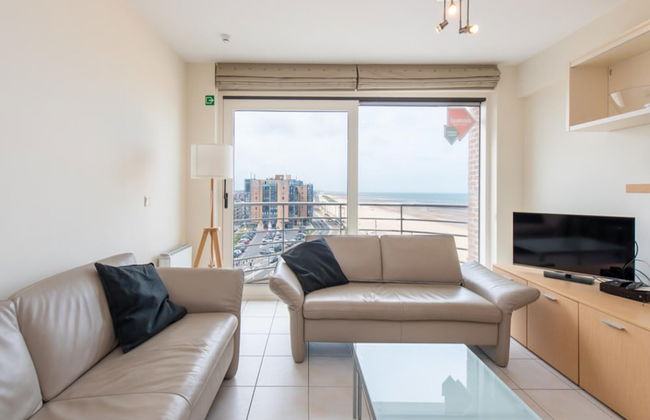 Apartment With Terrace and sea View in Mariakerke - Photo 9