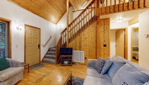 Redwood Rest Getaway - A-Frame with Hot Tub & Deck - Foto 3