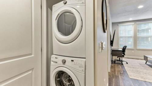 1min Delta - Salt Palace - King Bed - Gym - Parking - Foto 2