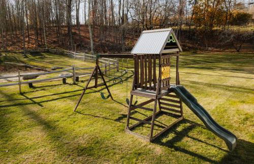 Swan Pond Cabin Hot Tub & Firepit Retreat - Foto 14