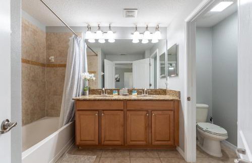 Four Bedroom Private Pool Townhome, near Disney - Foto 24