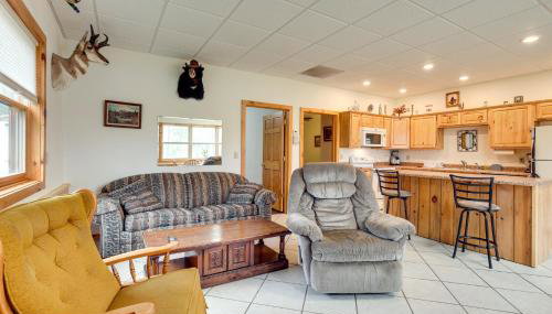 Boat Dock and Fire Pit Lakefront Monico Home! - Foto 4