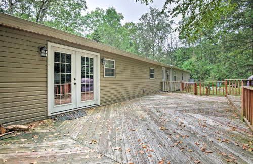 Spacious Kunkletown Home with Full Game Room and Deck! - Foto 28