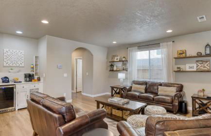 Old Mill Getaway by Avantstay Private Backyard w/ Hot Tub - Foto 16