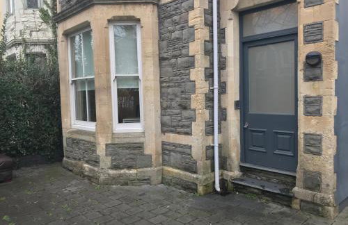 Oakfield Premier Apartments-High Speed WiFi-Smart SelfCheckIn-Central Cardiff Gem - Photo 34