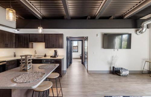 NEW 1BR Luxury Condo Private Balcony 303 - Foto 14