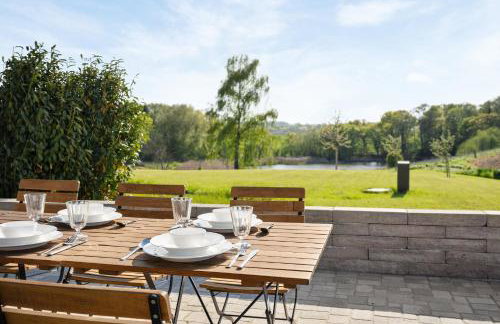 GUT KLETKAMP "Mühlenhof 5" - Ruhige Ferienwohnung mit 3 Schlafzimmern I Terrasse mit See- & Naturblick I Gemeinschaftsgarten I 15 Min zur Ostsee I Küche I Parkplatz I Waschmaschine I WLAN - Foto 2