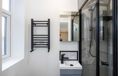 Modern 5-Bed Home EV City Centre 10 min - Foto 25