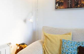 Cute Apartment in Sants Station with HBO & Alexa & AC - Photo 16