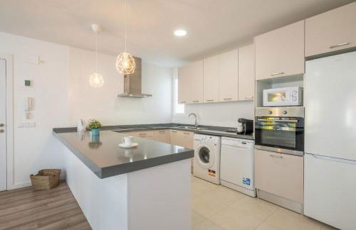 Modern, Stylish Apartment with balcony - Photo 22