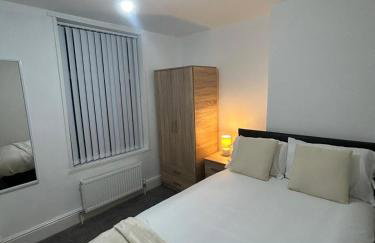 Large 6-Bedroom Family Home in Willenhall - Foto 1