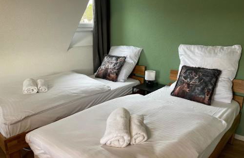 stylische Unterkunft für Firmen und Gruppen- Herzlich willkommen -Einzelbetten,Nahe Ulm, 3 Schlafzimmer - Foto 1