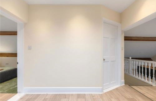 Spacious 6-Bed with Pool Table Desks in every room - Foto 51