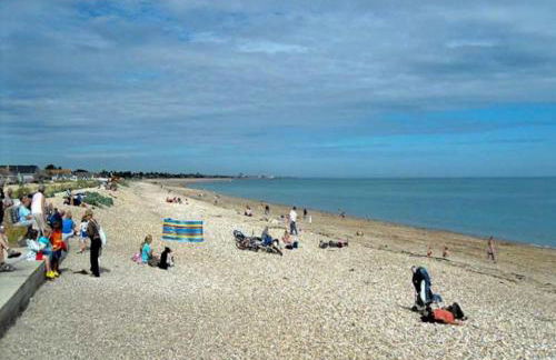 The Annexe - Pagham - Photo 28