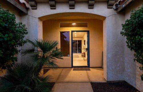 The Desert Jewel Pool Spa And Coachella Retreat - Photo 11