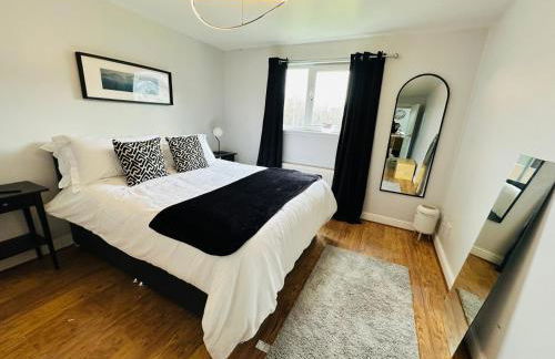 Modern Economy Glasgow Apartment with King bed - Foto 5