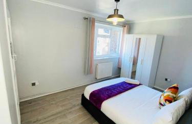 Bright, Spacious, modern Interior Decor 2 bedrooms Apartment with amazing views - Photo 24