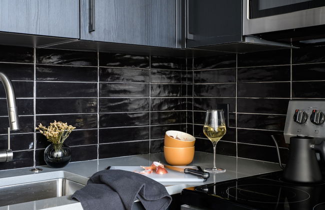 Cozy Downtown Spot, Gym, 5 min to Hospital) for field - Foto 41