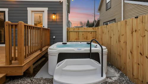 Hot Tub - Gym - Pizza Oven - PS5 - Ping Pong - 2MIN from DT - Foto 2