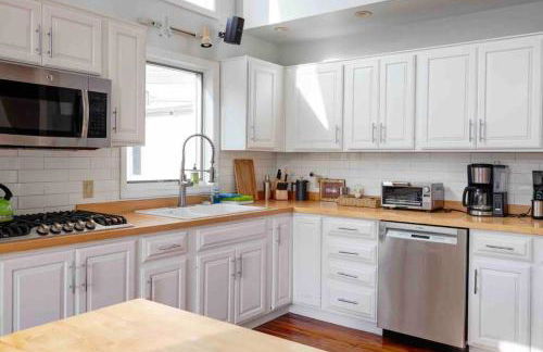 Luxury Woodstock Family Retreat with pool hot tub - Foto 58