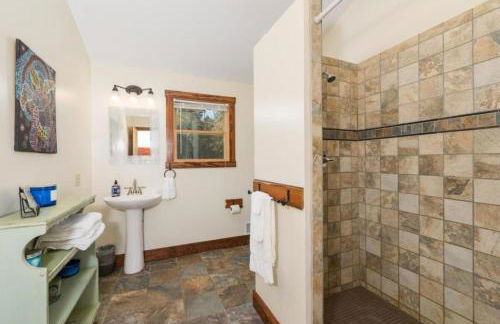 Luxury Cabin for Rent near the Shenandoah National Park, Virginia - Photo 39