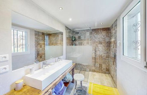 Lovely Home In Eyraud-Crempse-Maurens - Foto 30